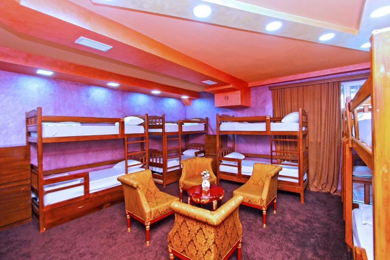 Hotel N1 Yerevan Bagian luar foto